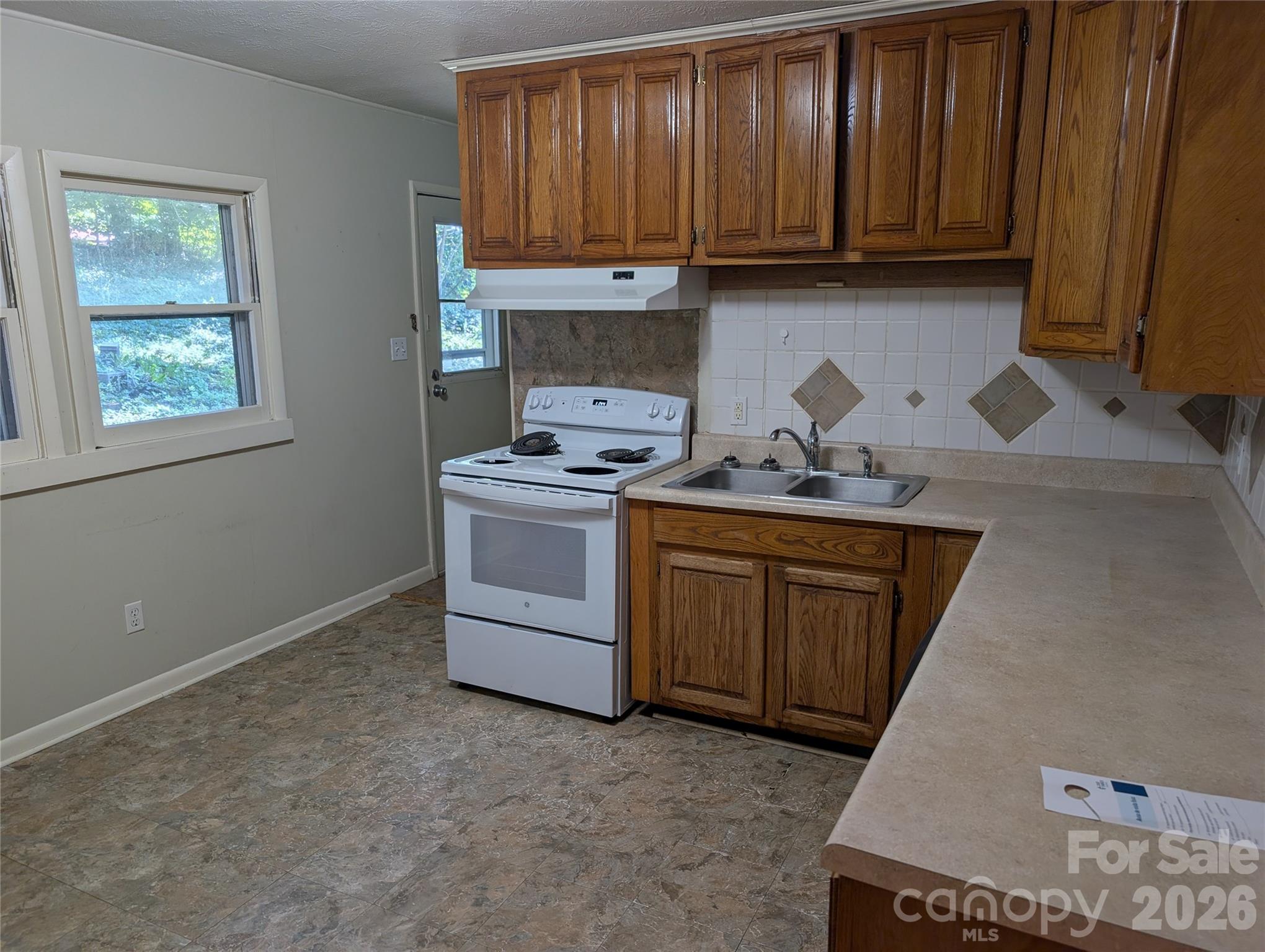 202 Melody Circle — Swannanoa