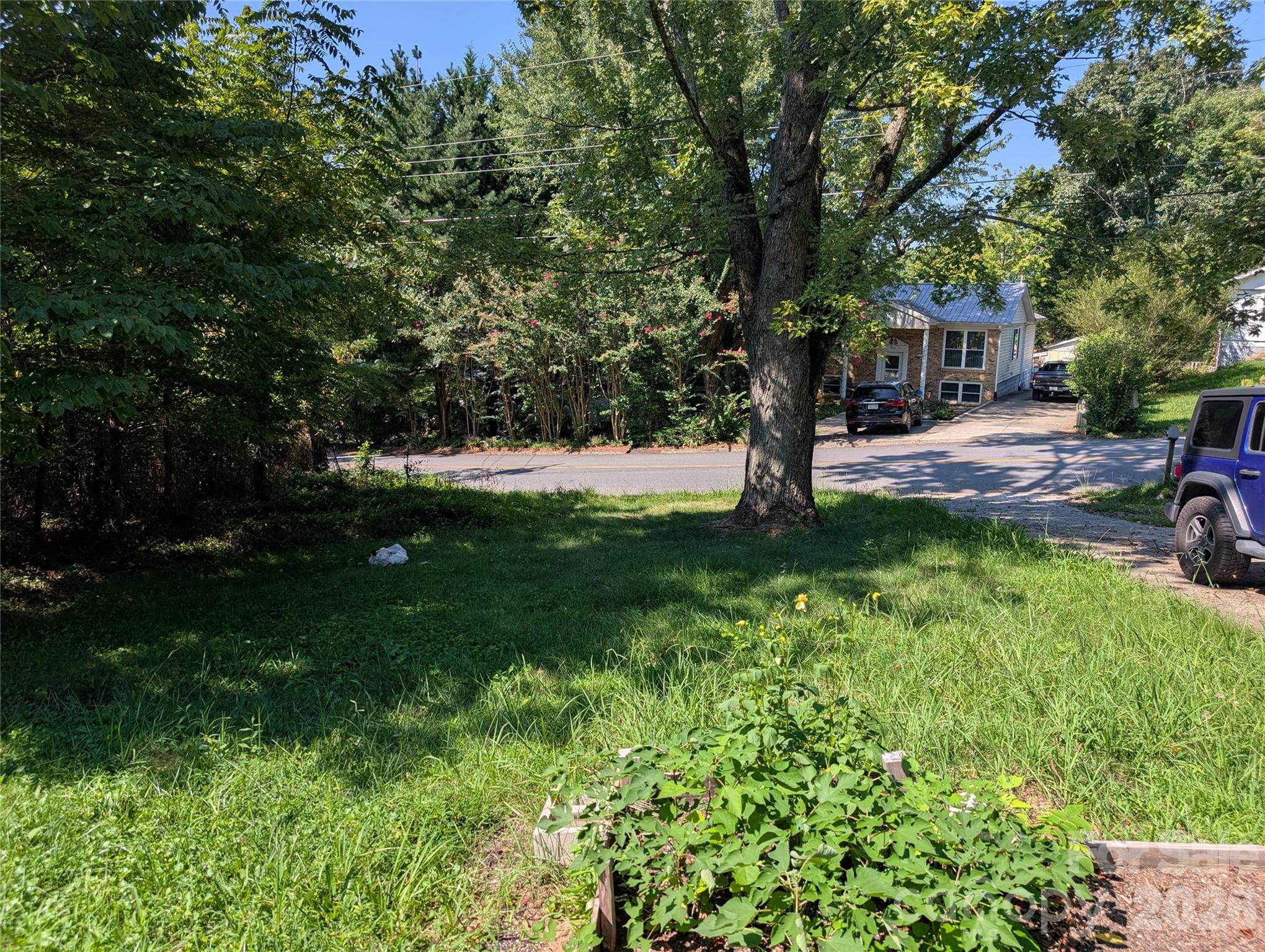 202 Melody Circle — Swannanoa