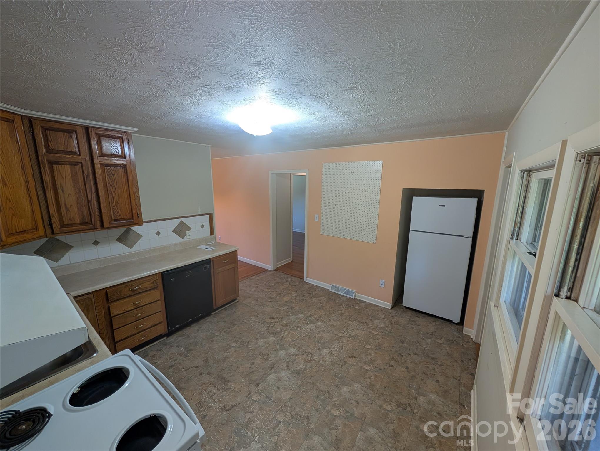 202 Melody Circle — Swannanoa
