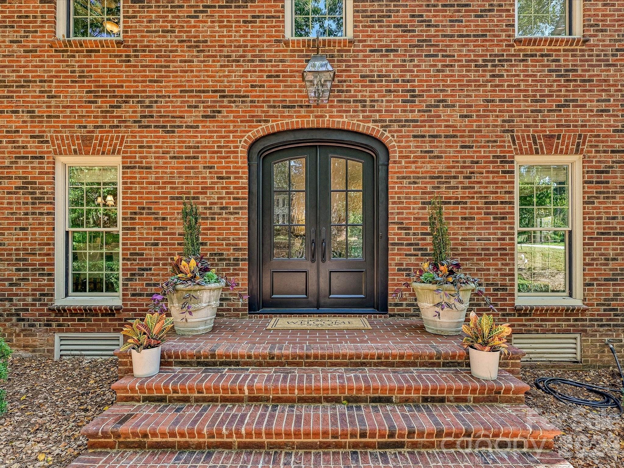 7019 Whitemarsh Court — Charlotte