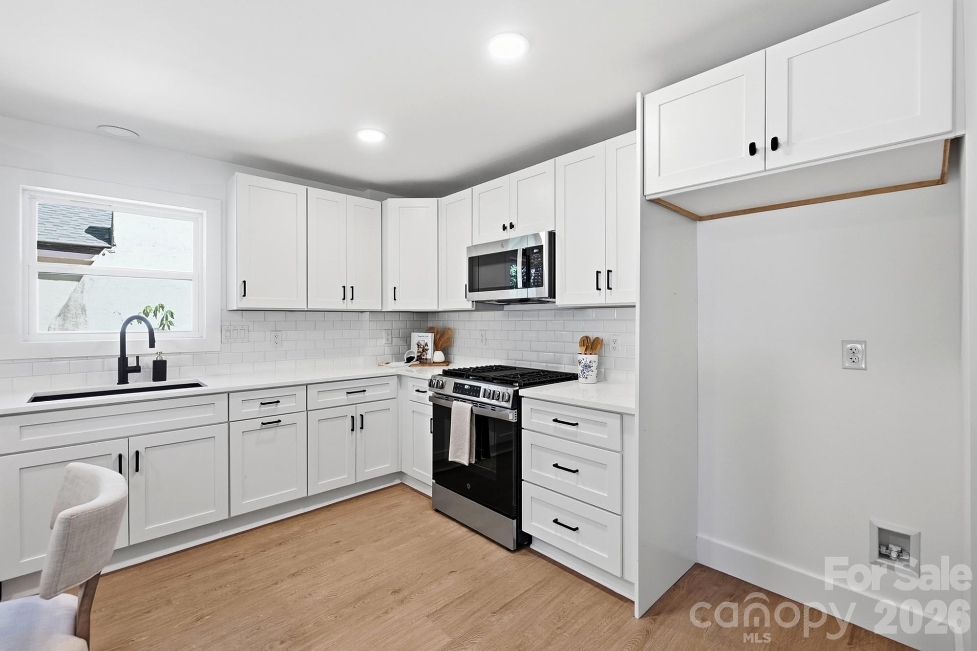 2204 Rozzelles Ferry Road — Charlotte