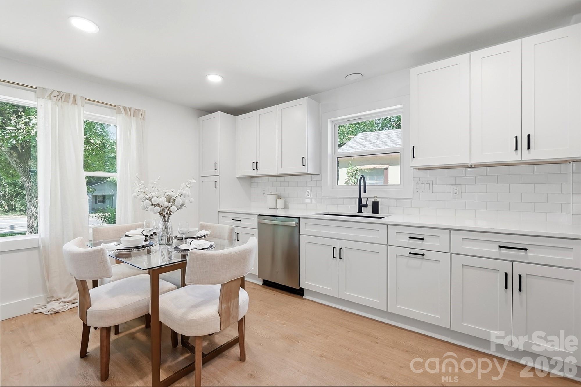 2204 Rozzelles Ferry Road — Charlotte