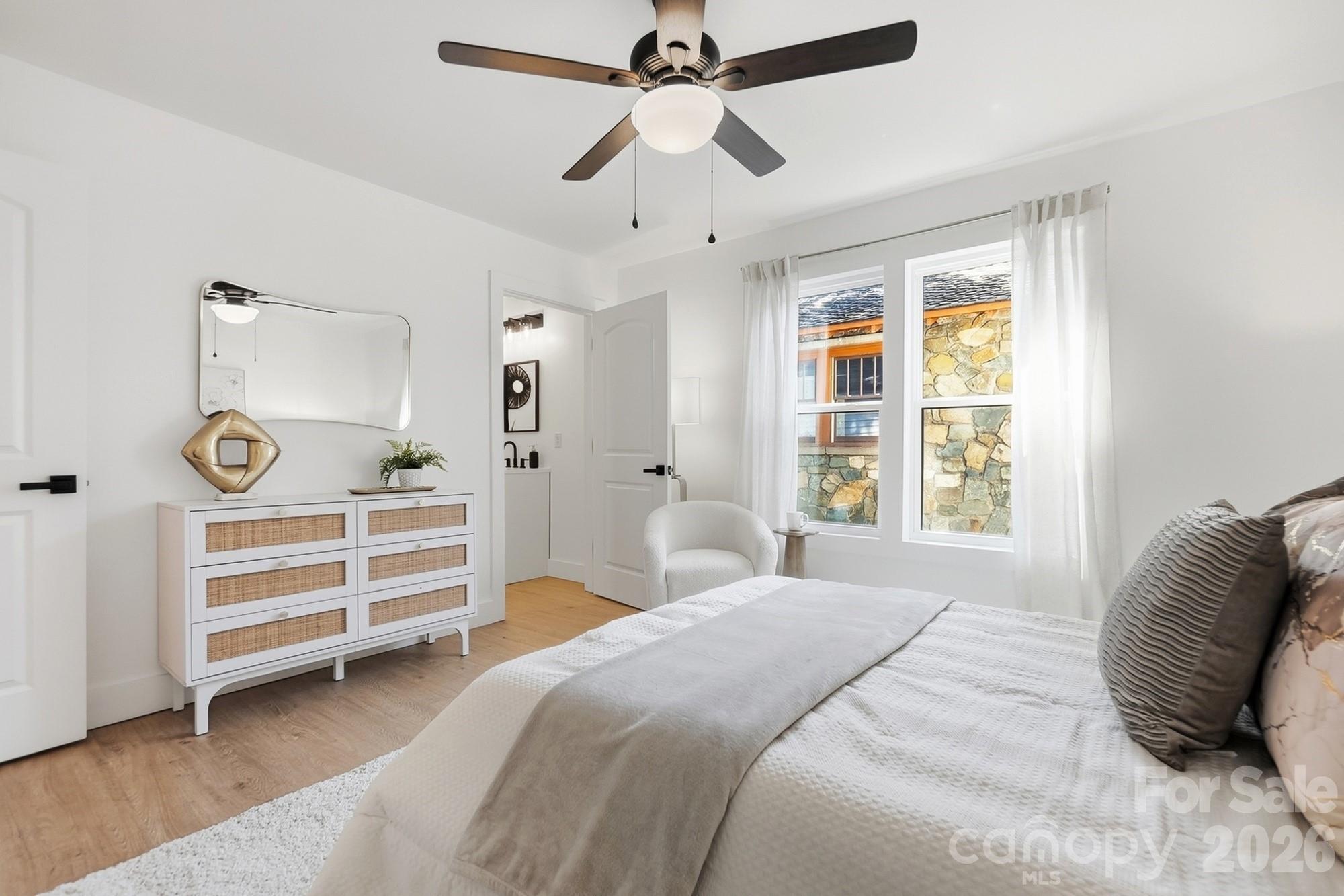 2204 Rozzelles Ferry Road — Charlotte
