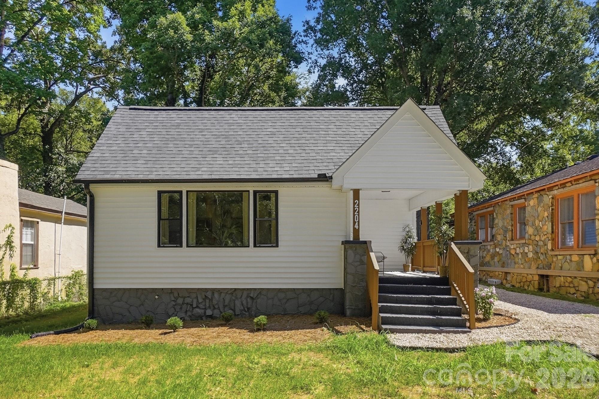 2204 Rozzelles Ferry Road — Charlotte