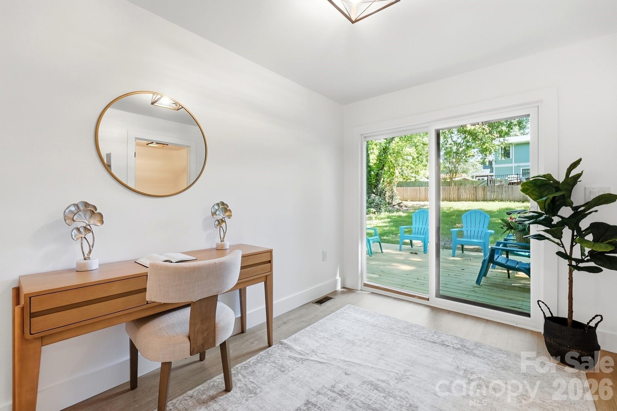 2204 Rozzelles Ferry Road — Charlotte