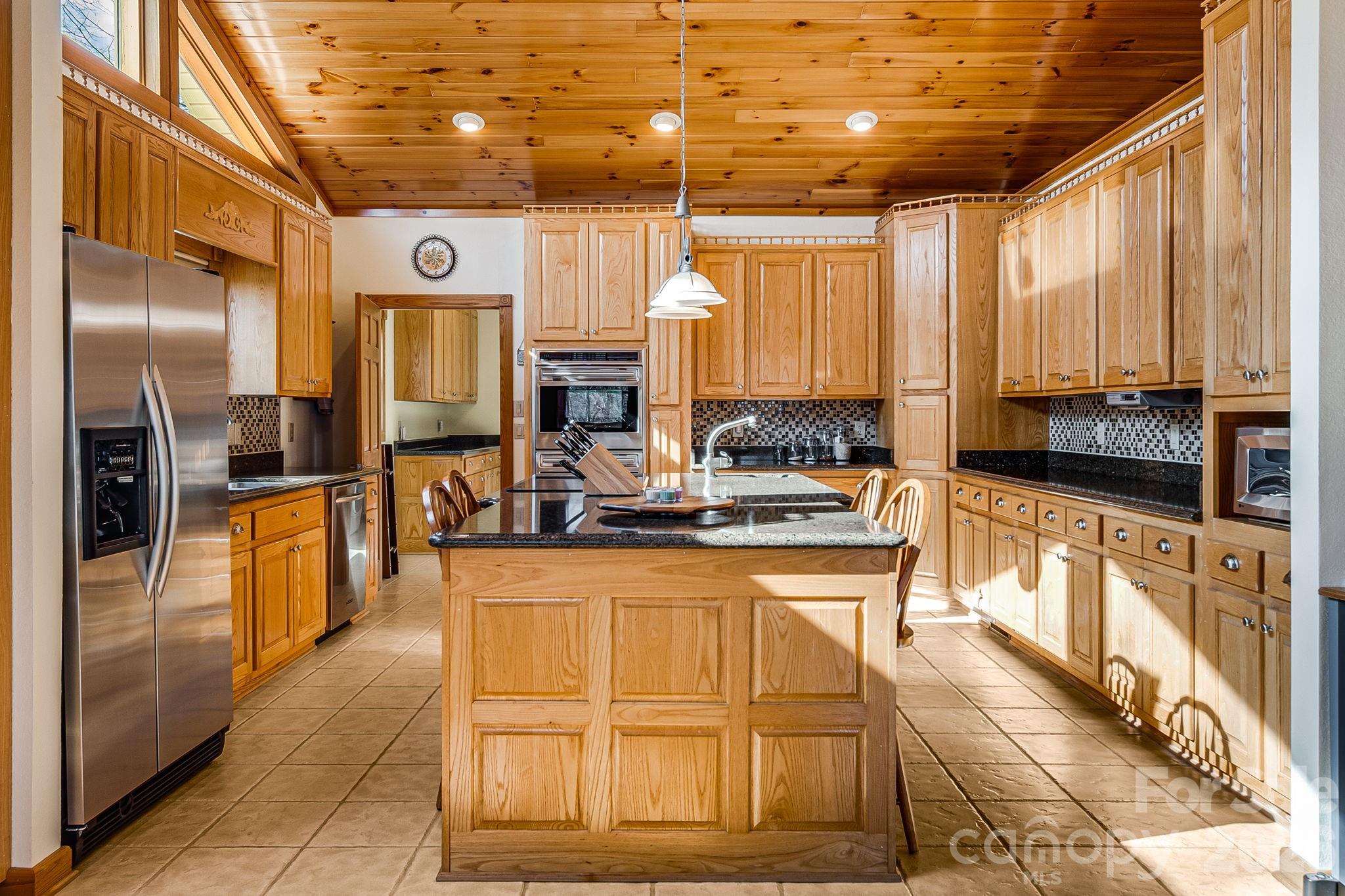 20 Stony Crest Drive — Spruce Pine