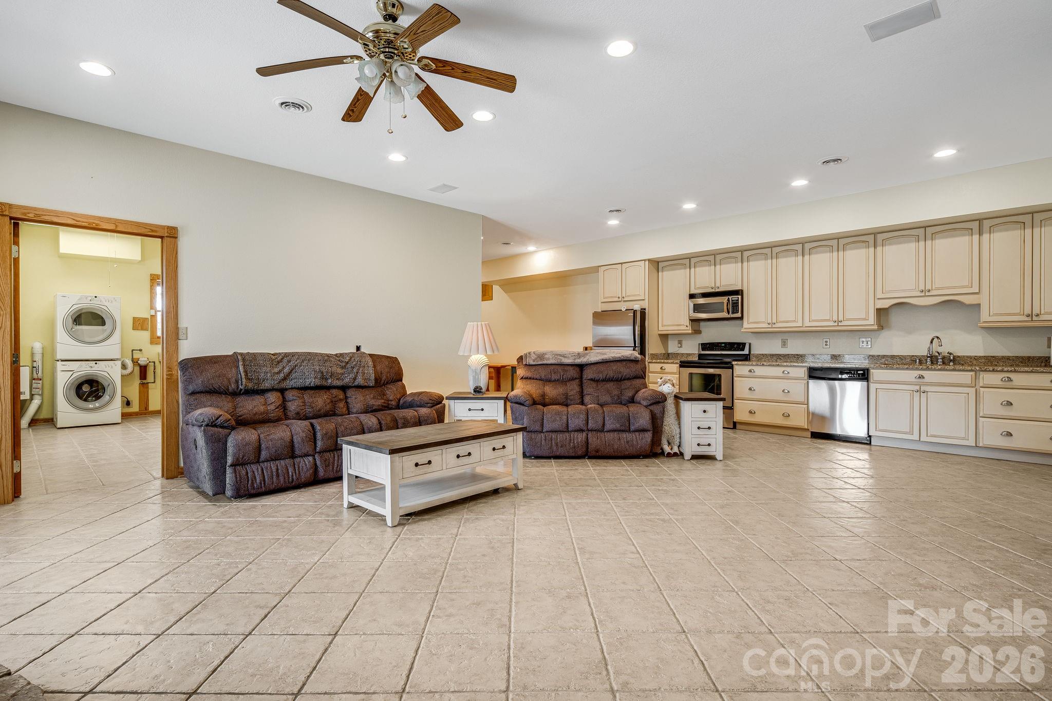 20 Stony Crest Drive — Spruce Pine
