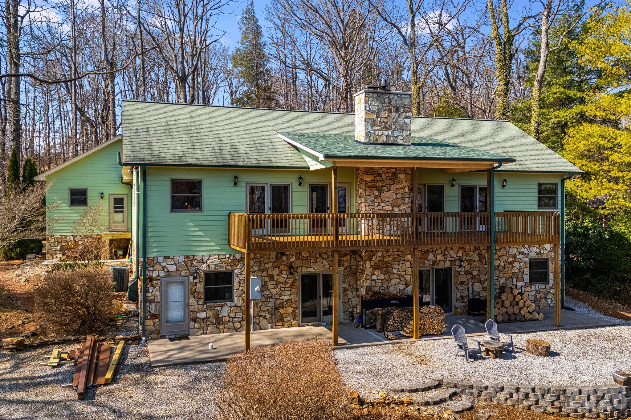 20 Stony Crest Drive — Spruce Pine