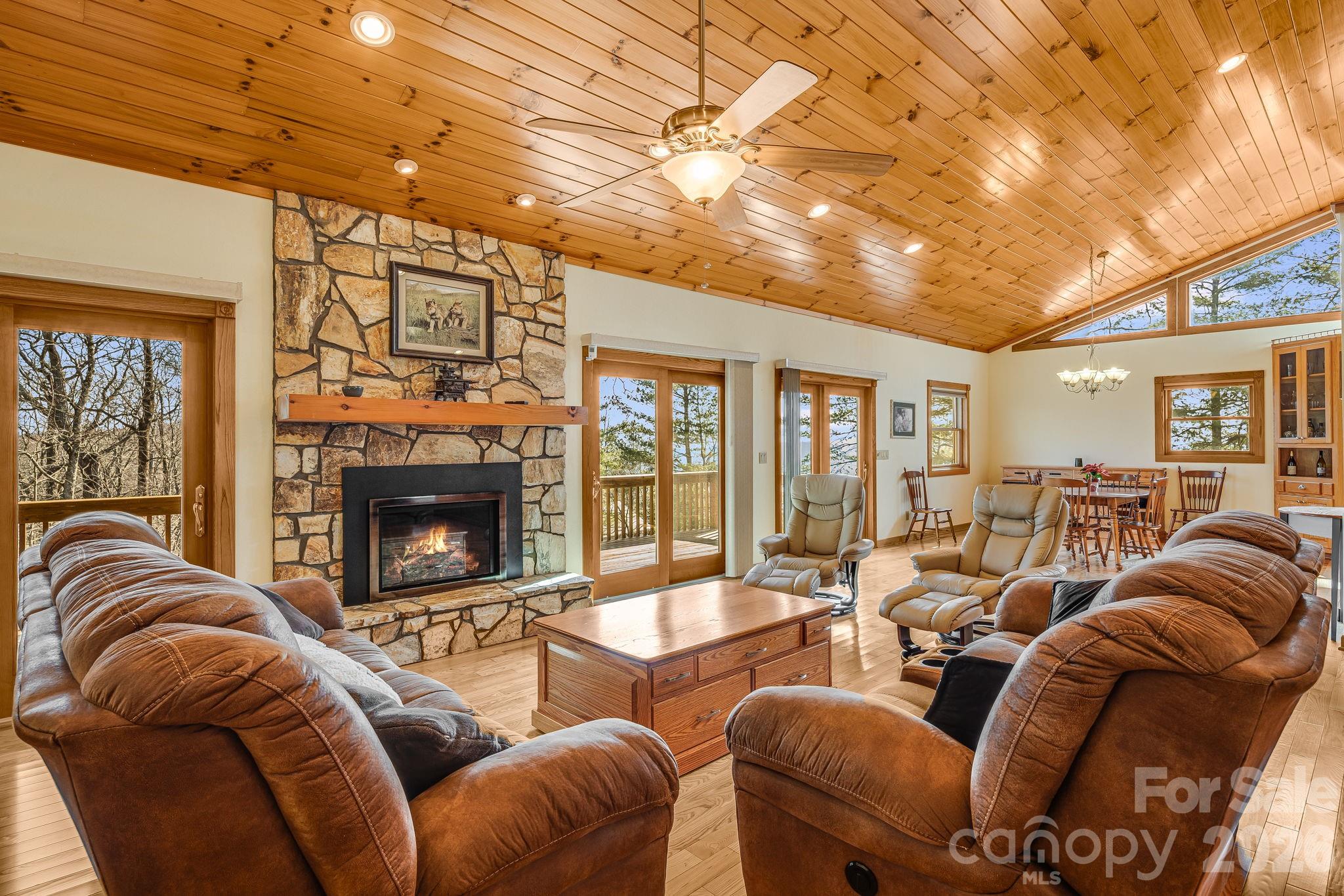 20 Stony Crest Drive — Spruce Pine