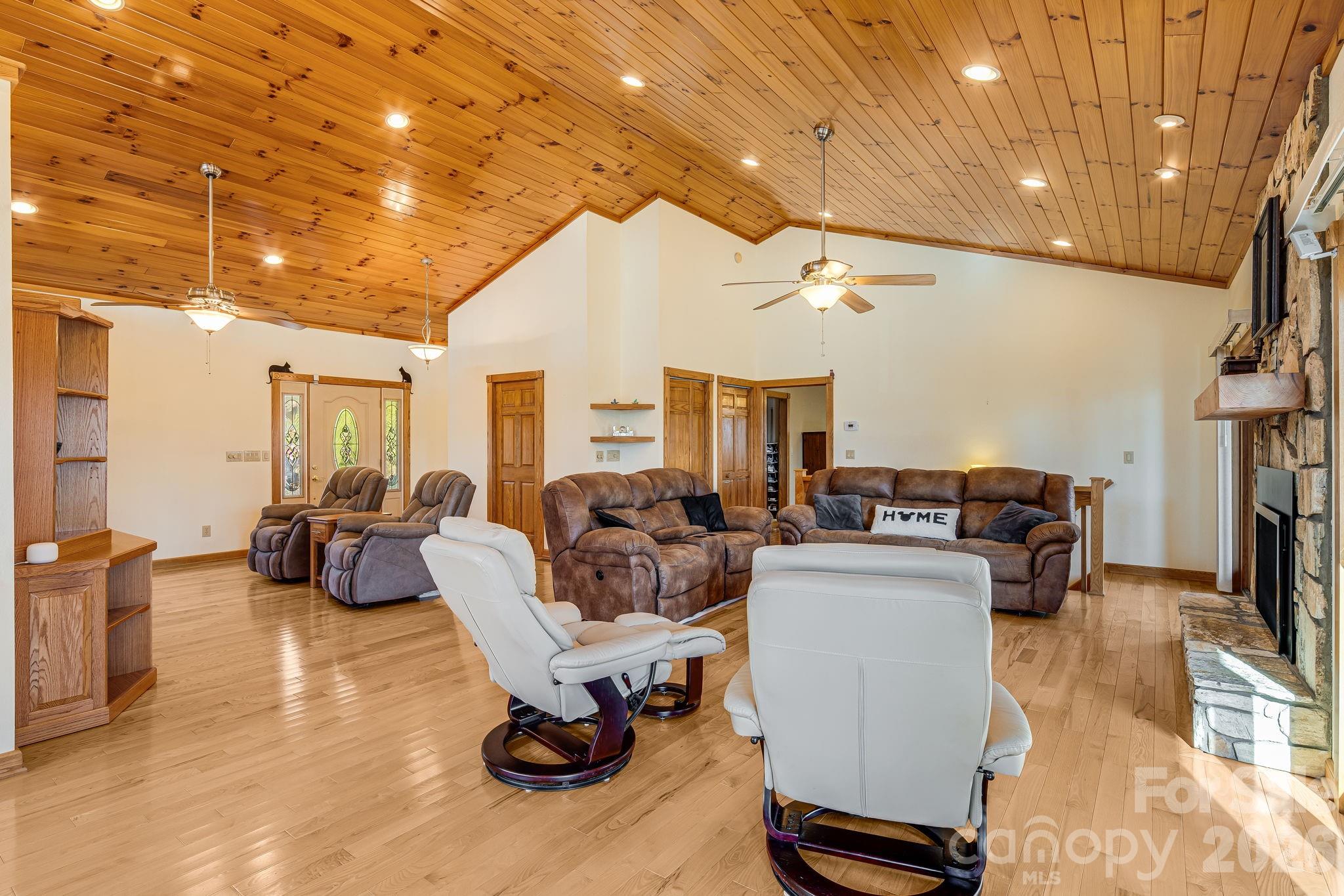 20 Stony Crest Drive — Spruce Pine