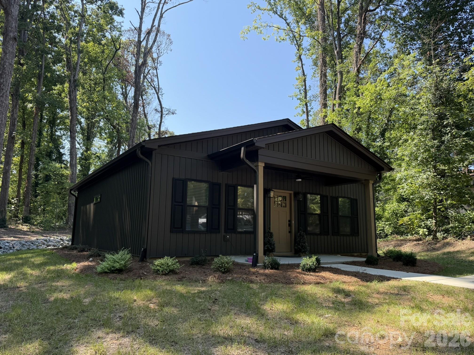 204 E Poplar Street — Stanley