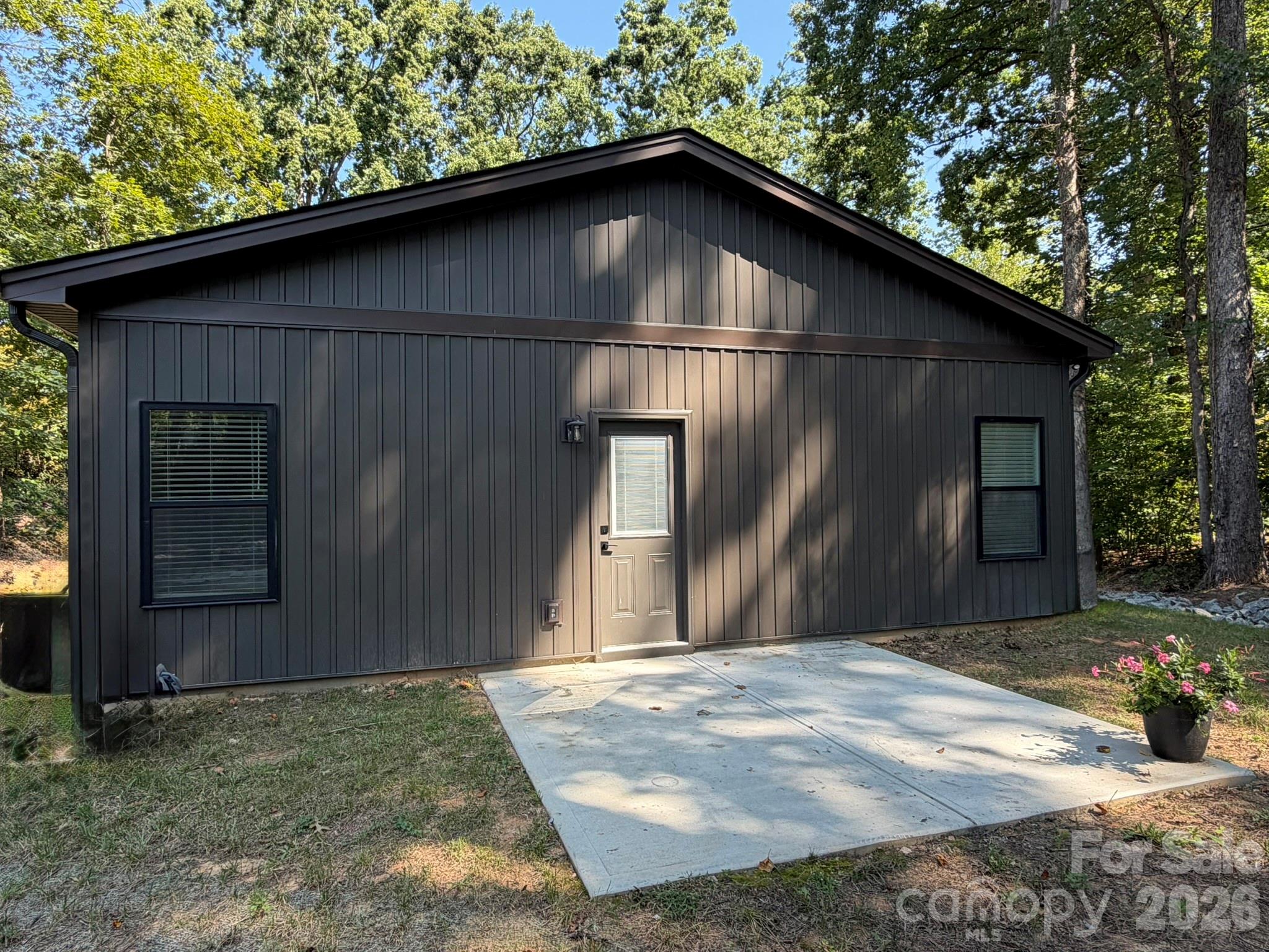 204 E Poplar Street — Stanley