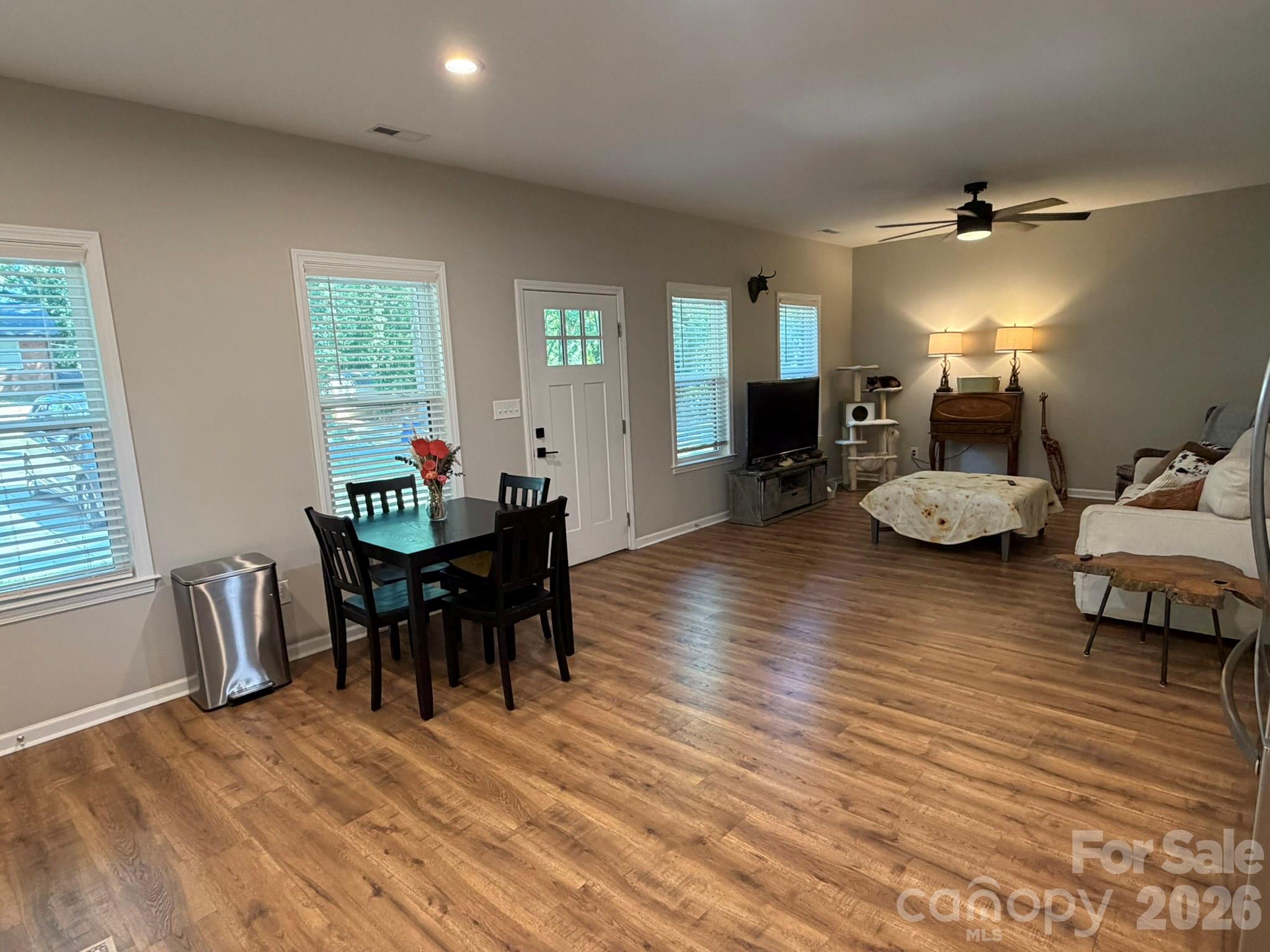 204 E Poplar Street — Stanley