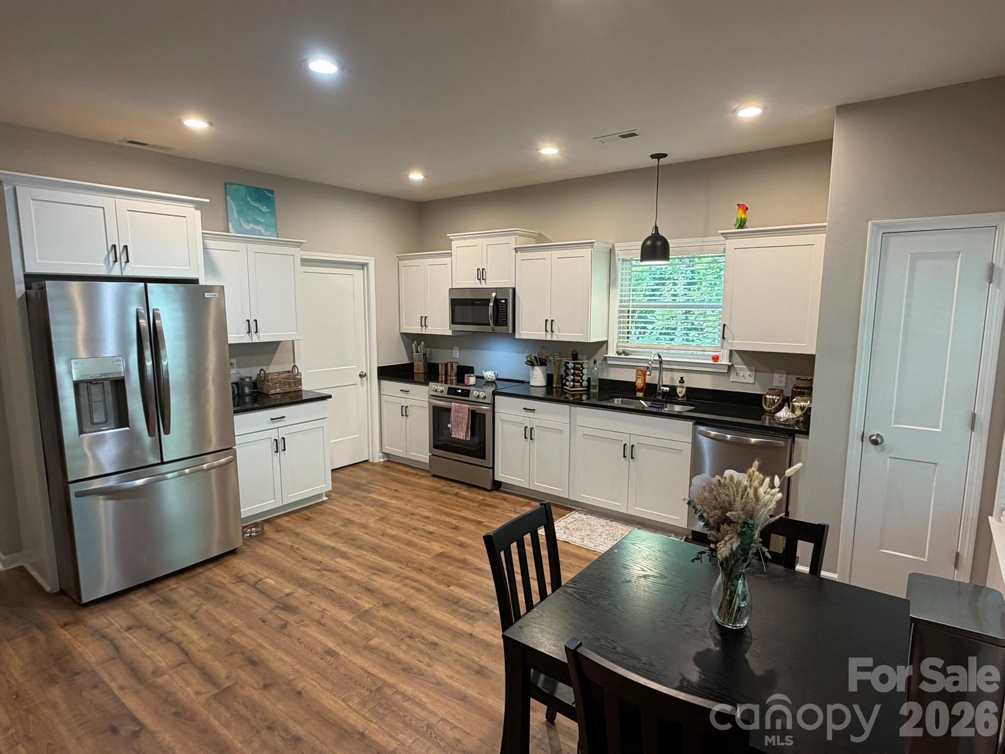 204 E Poplar Street — Stanley