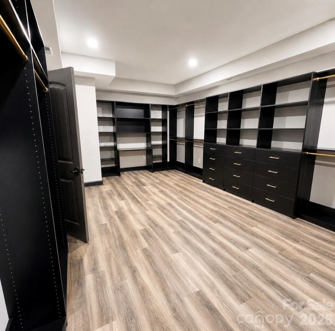3233 Hahn Scott Road — Mount Pleasant