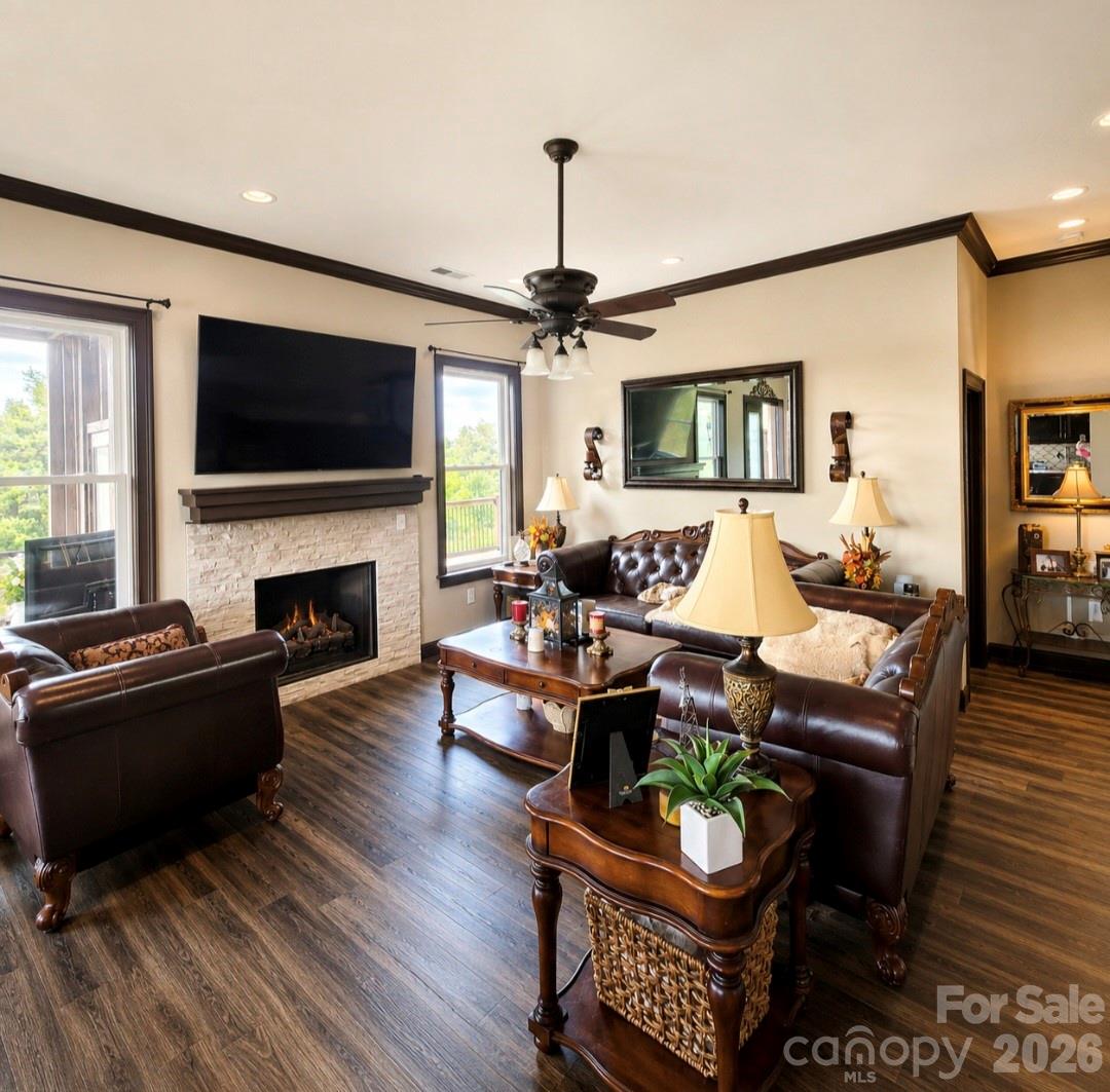 3233 Hahn Scott Road — Mount Pleasant