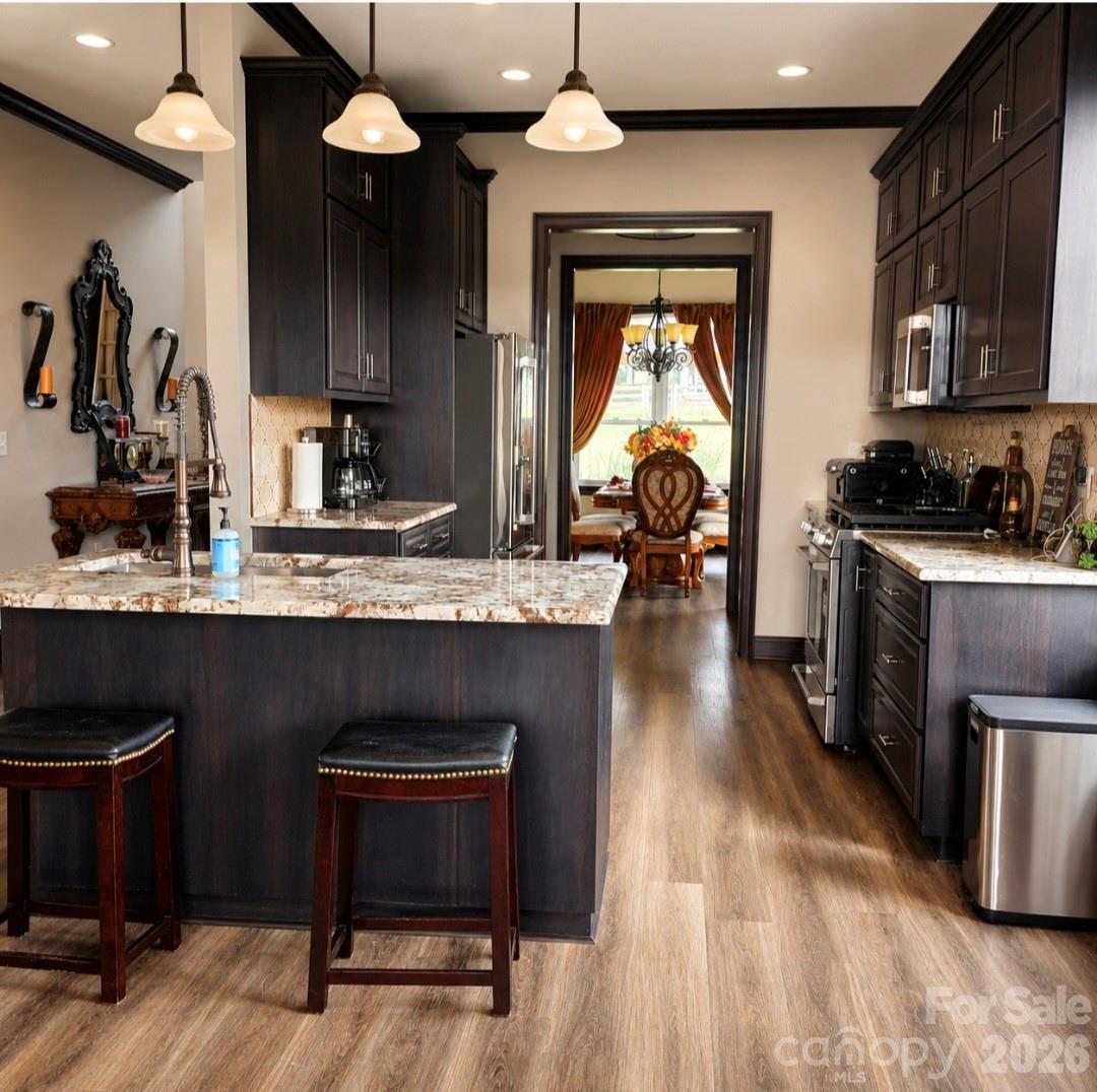 3233 Hahn Scott Road — Mount Pleasant