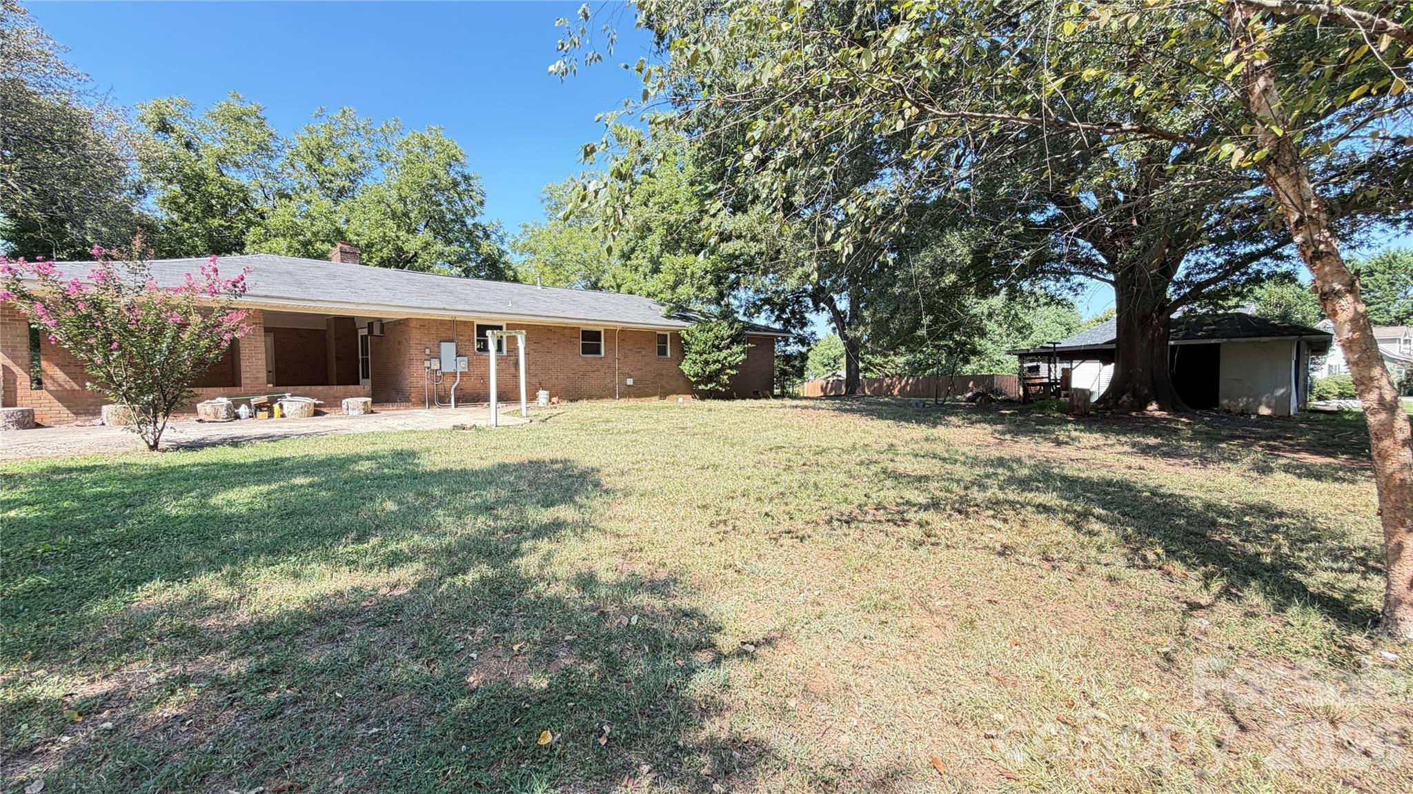 1515 Pleasant Plains Road — Matthews