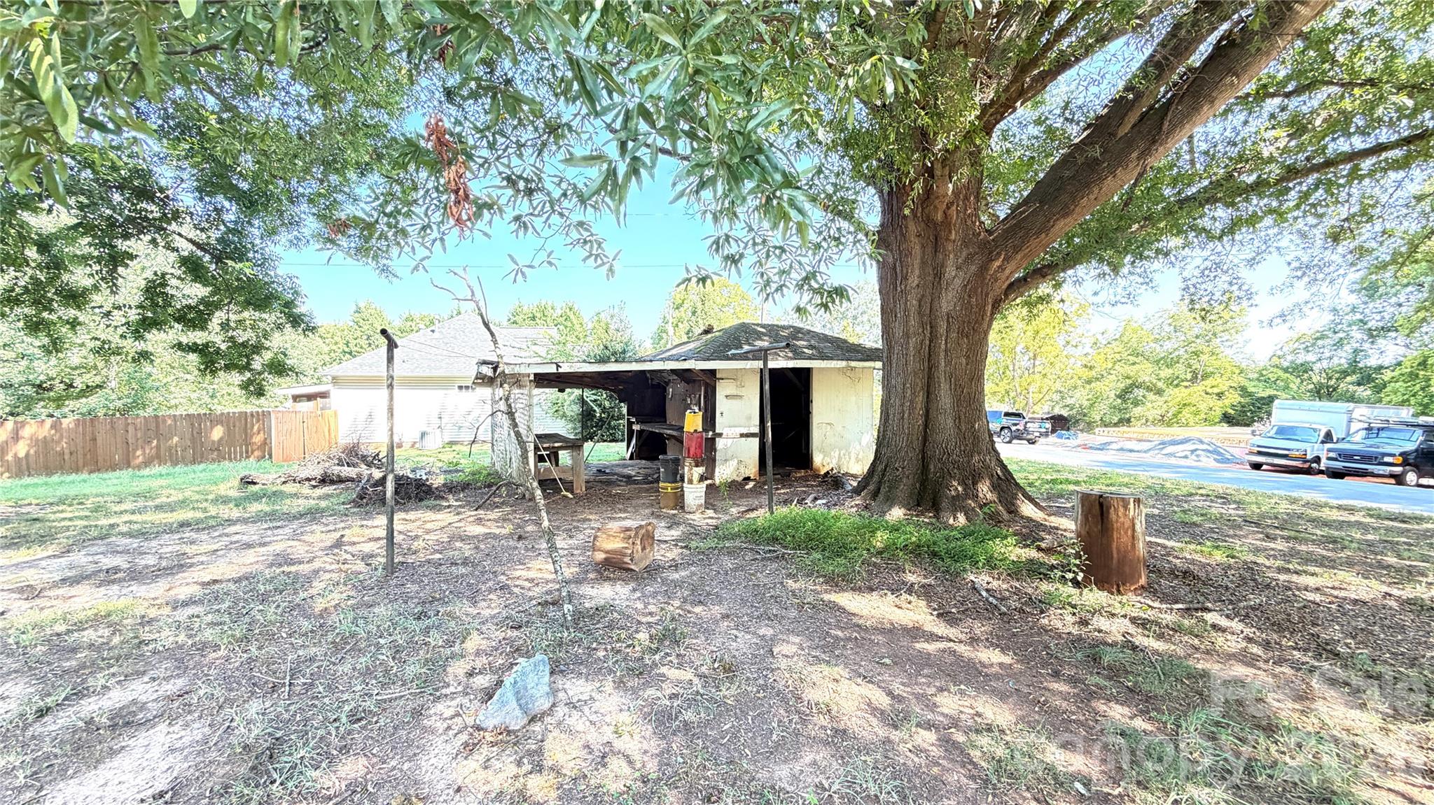 1515 Pleasant Plains Road — Matthews