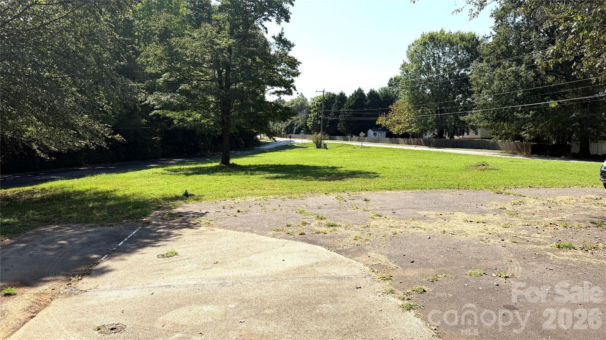 1515 Pleasant Plains Road — Matthews
