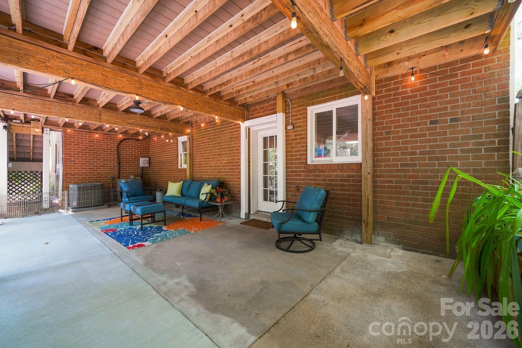405 Pine Road — Davidson