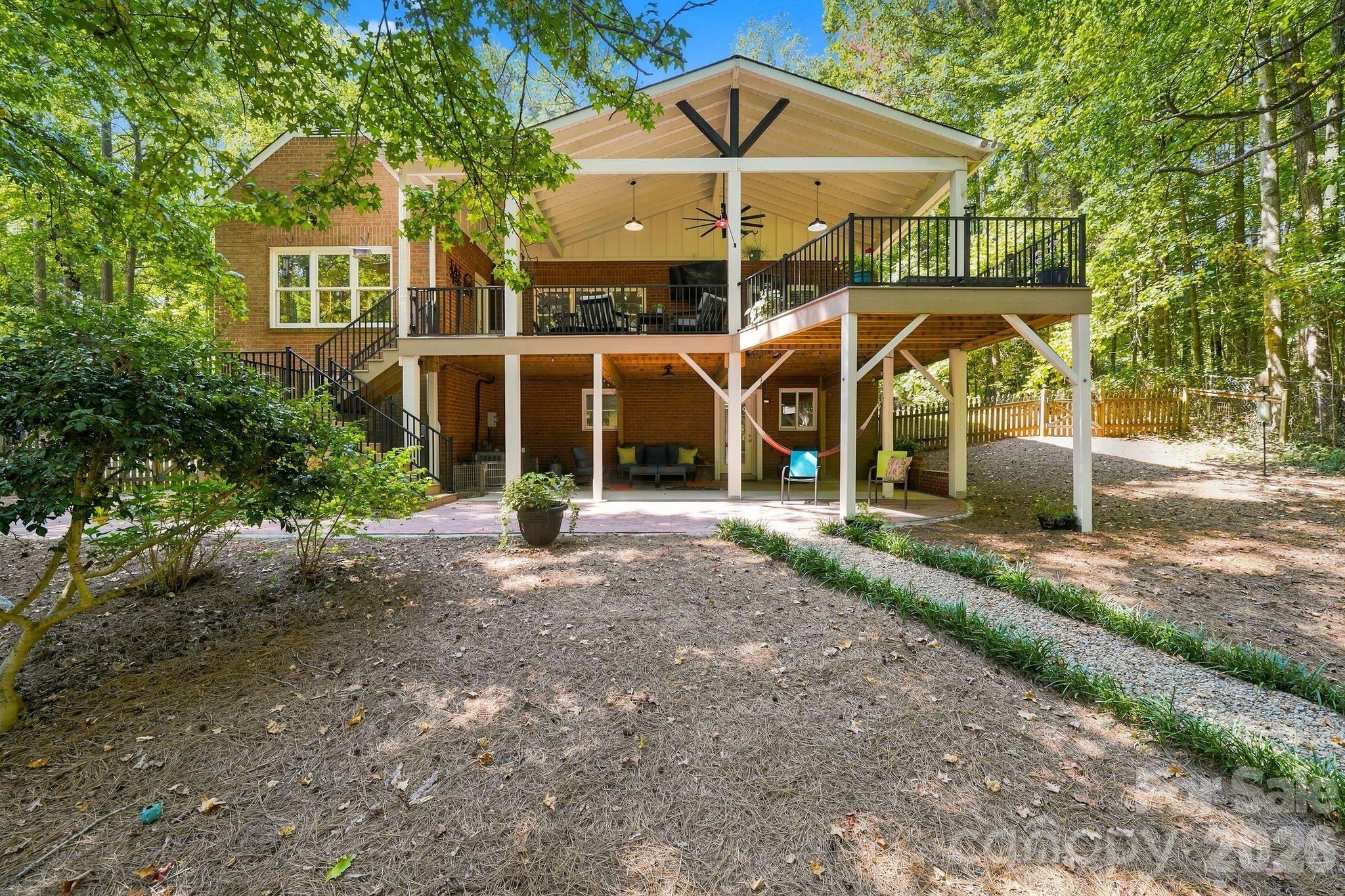 405 Pine Road — Davidson