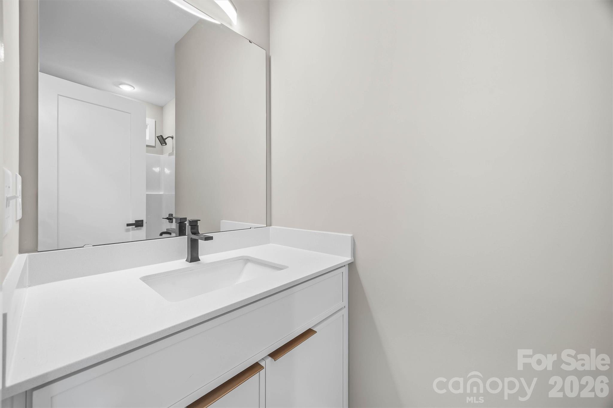 401 N Lee Street #B — Mount Holly
