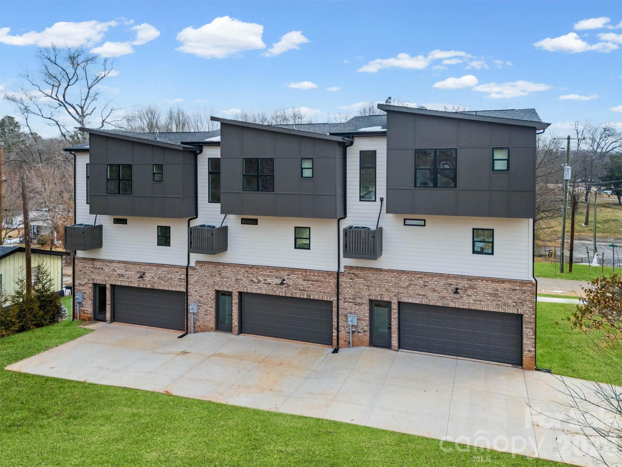 401 N Lee Street #B — Mount Holly
