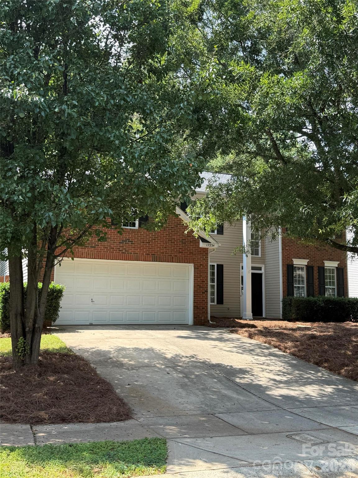 17234 Georgian Hall Drive — Charlotte