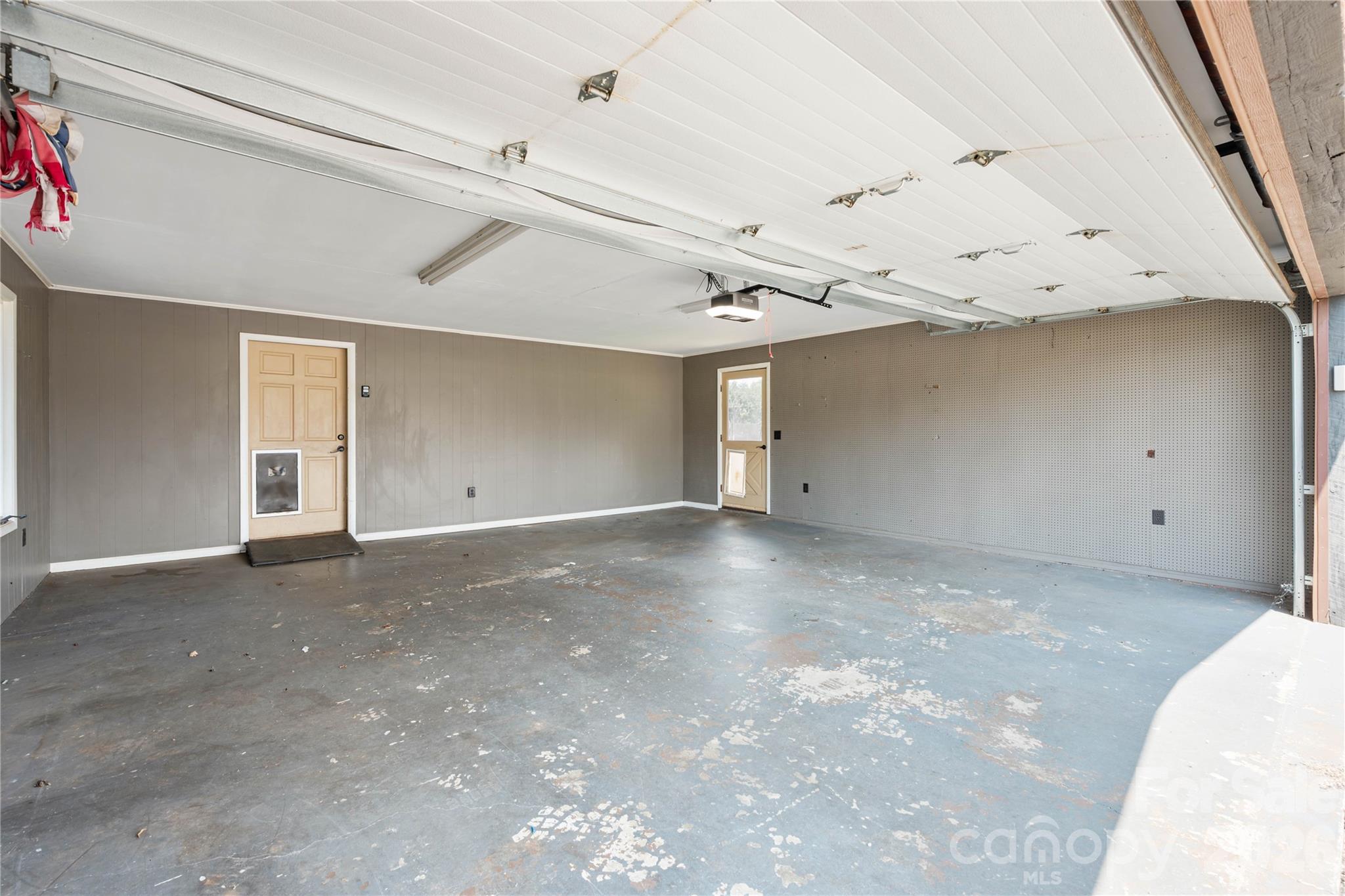 7610 Long Island Road — Catawba