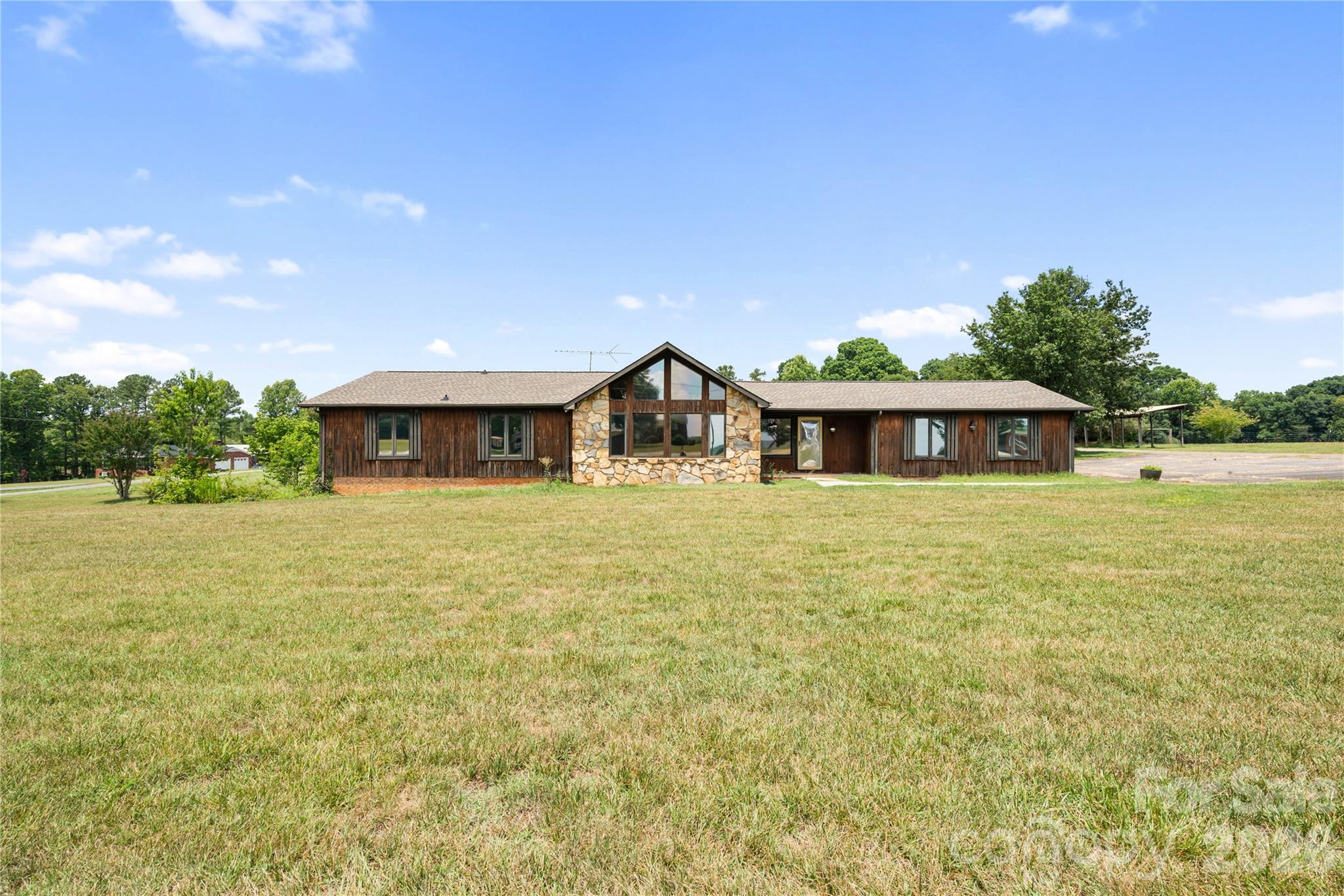 7610 Long Island Road — Catawba