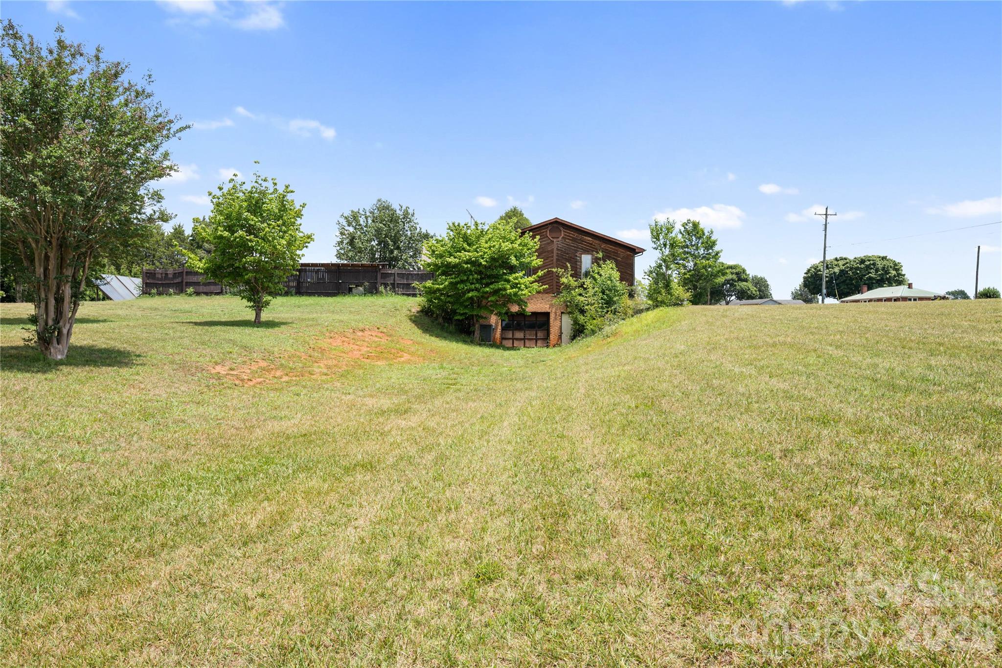 7610 Long Island Road — Catawba