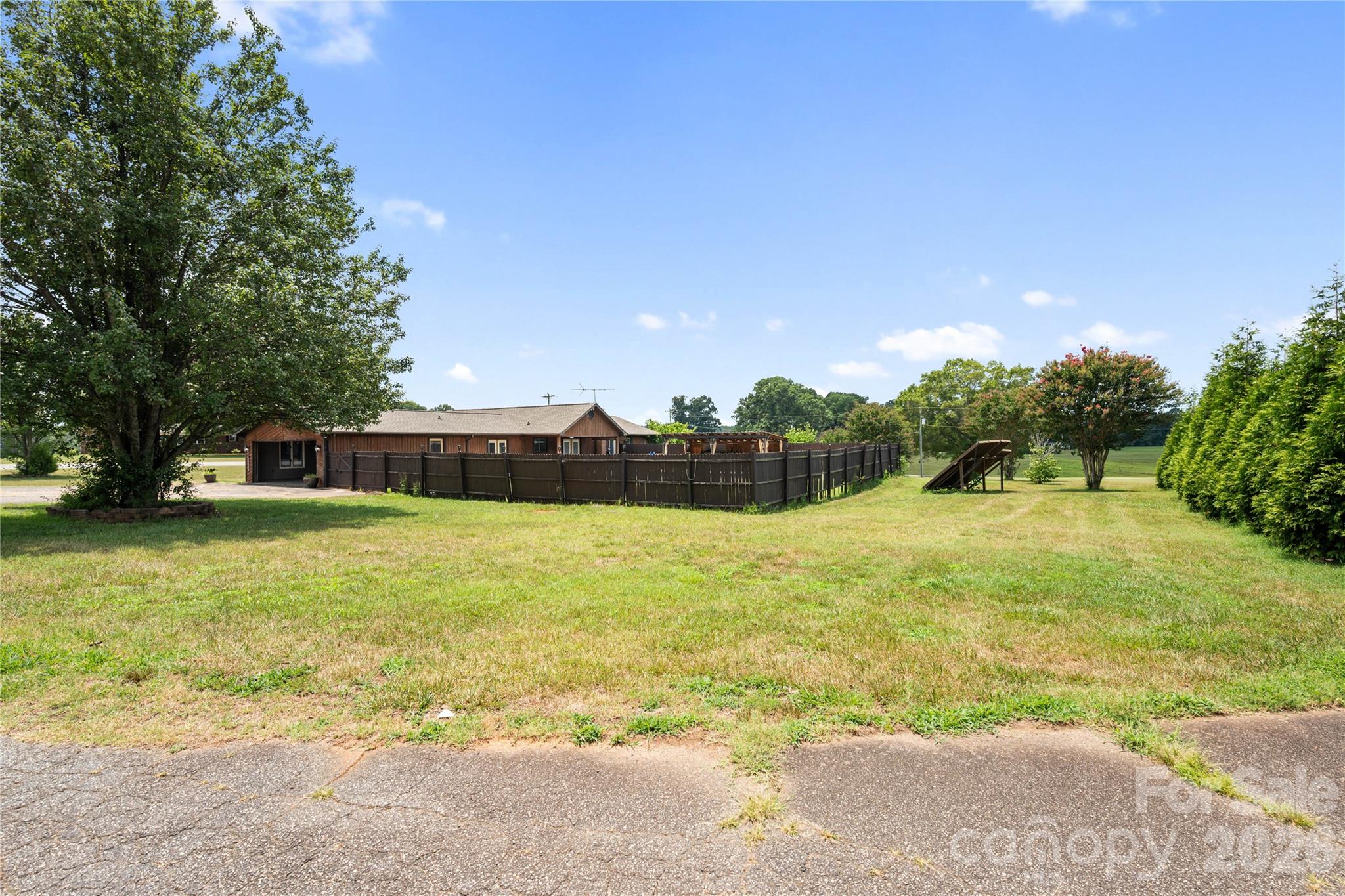 7610 Long Island Road — Catawba