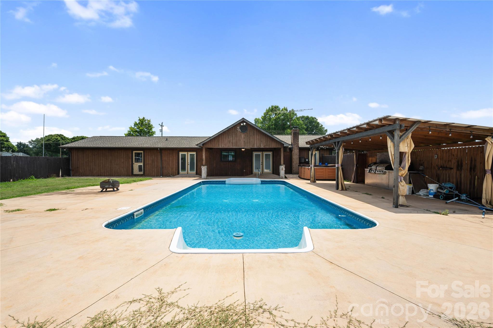 7610 Long Island Road — Catawba