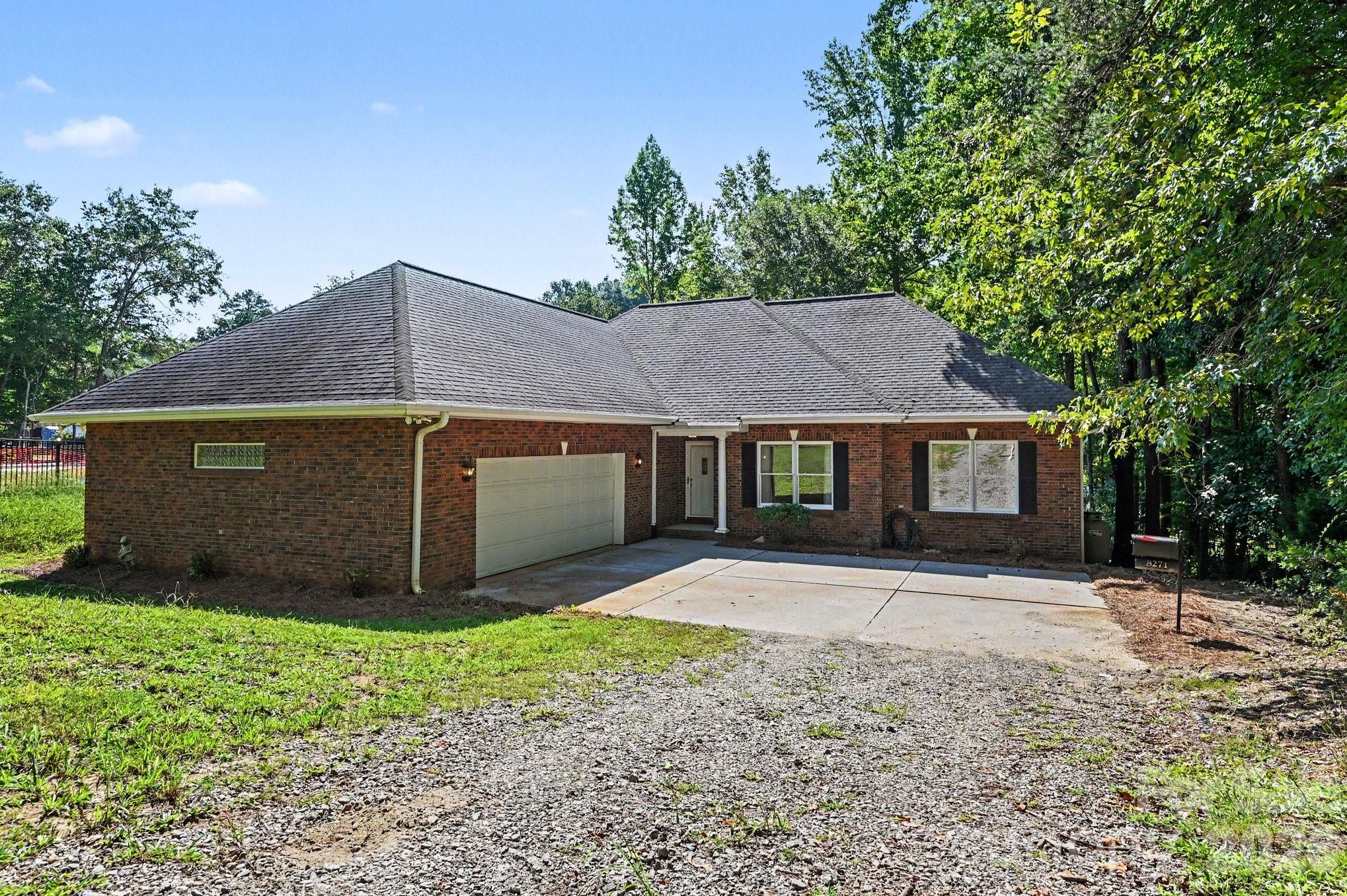 8271 Long Island Road — Catawba