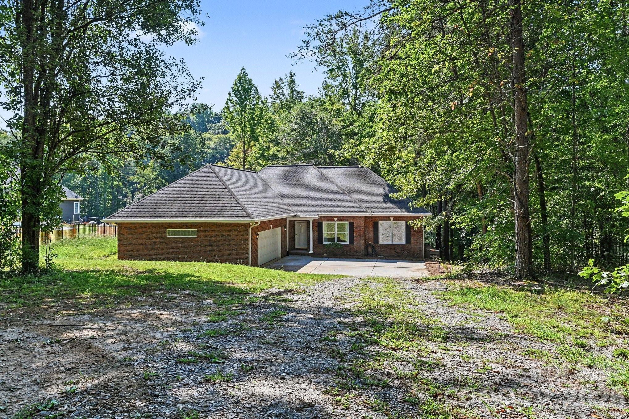 8271 Long Island Road — Catawba