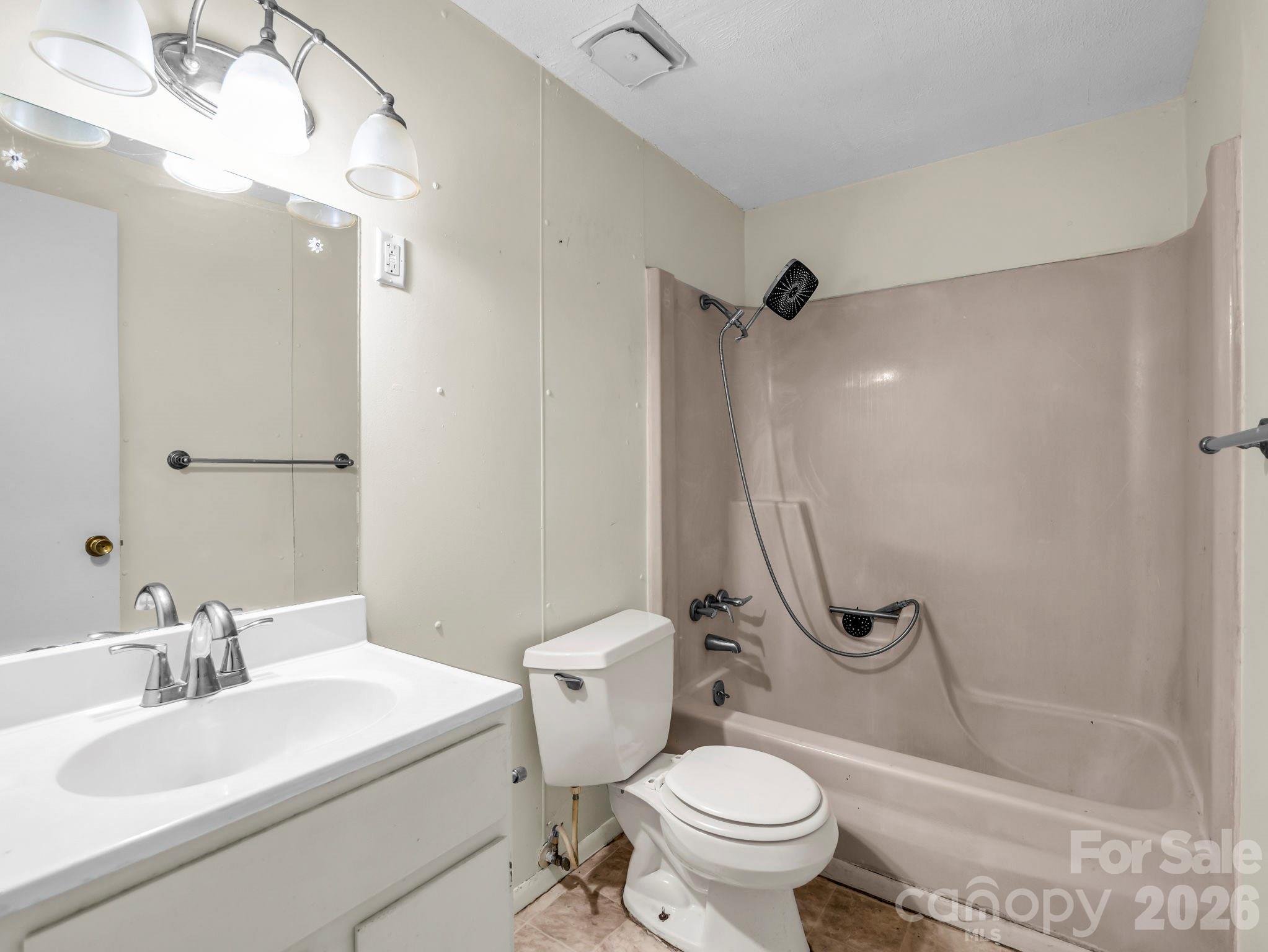254 Oldcastle Lane #49 — Forest City
