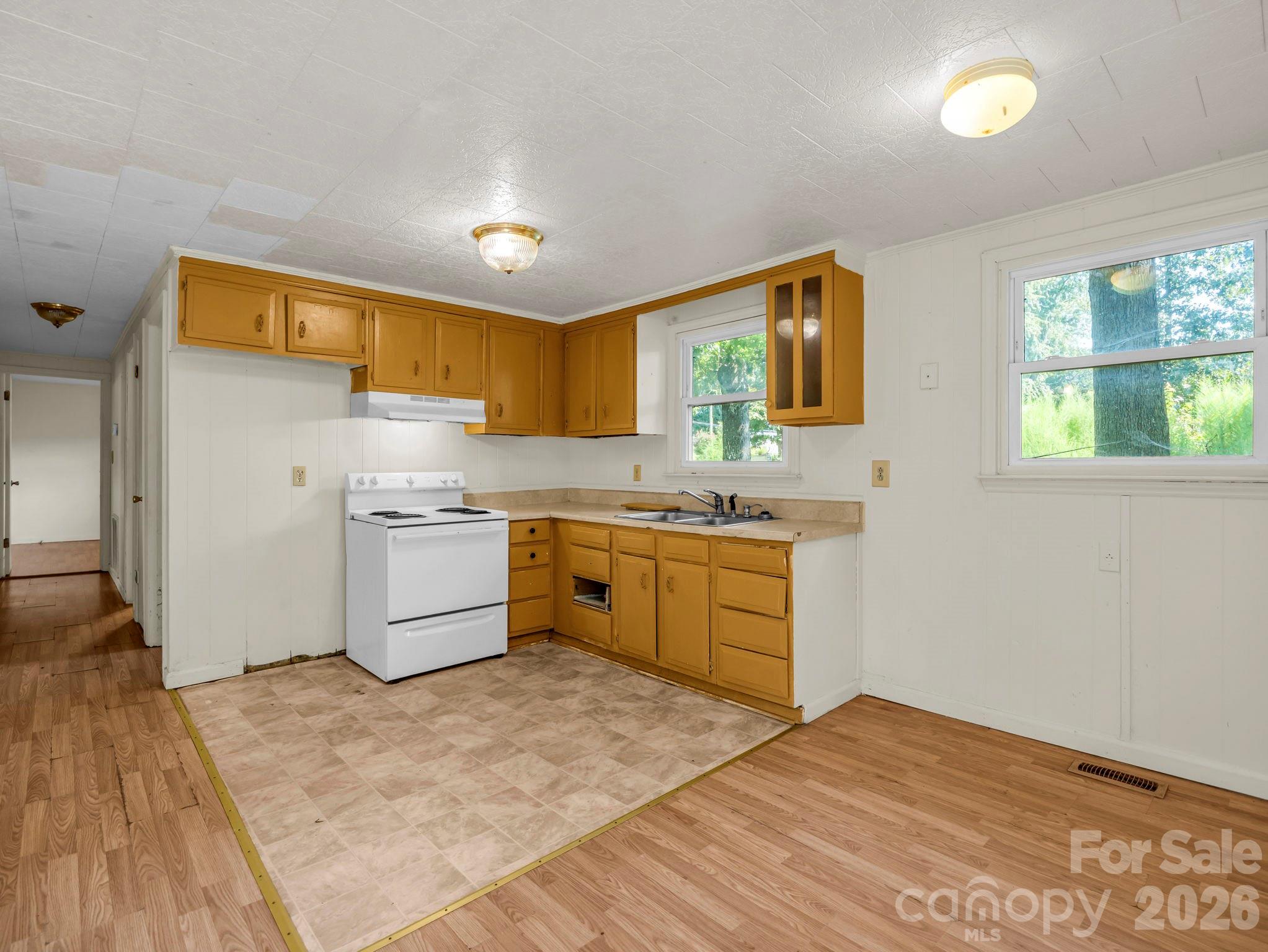 254 Oldcastle Lane #49 — Forest City