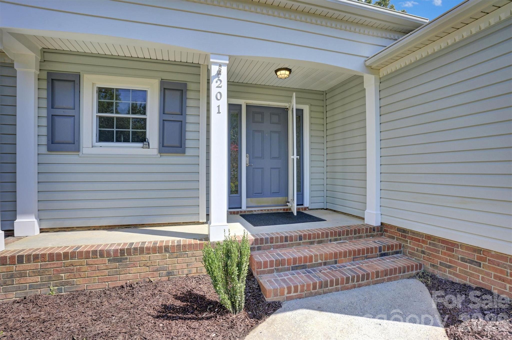 201 Sandymead Road — Matthews