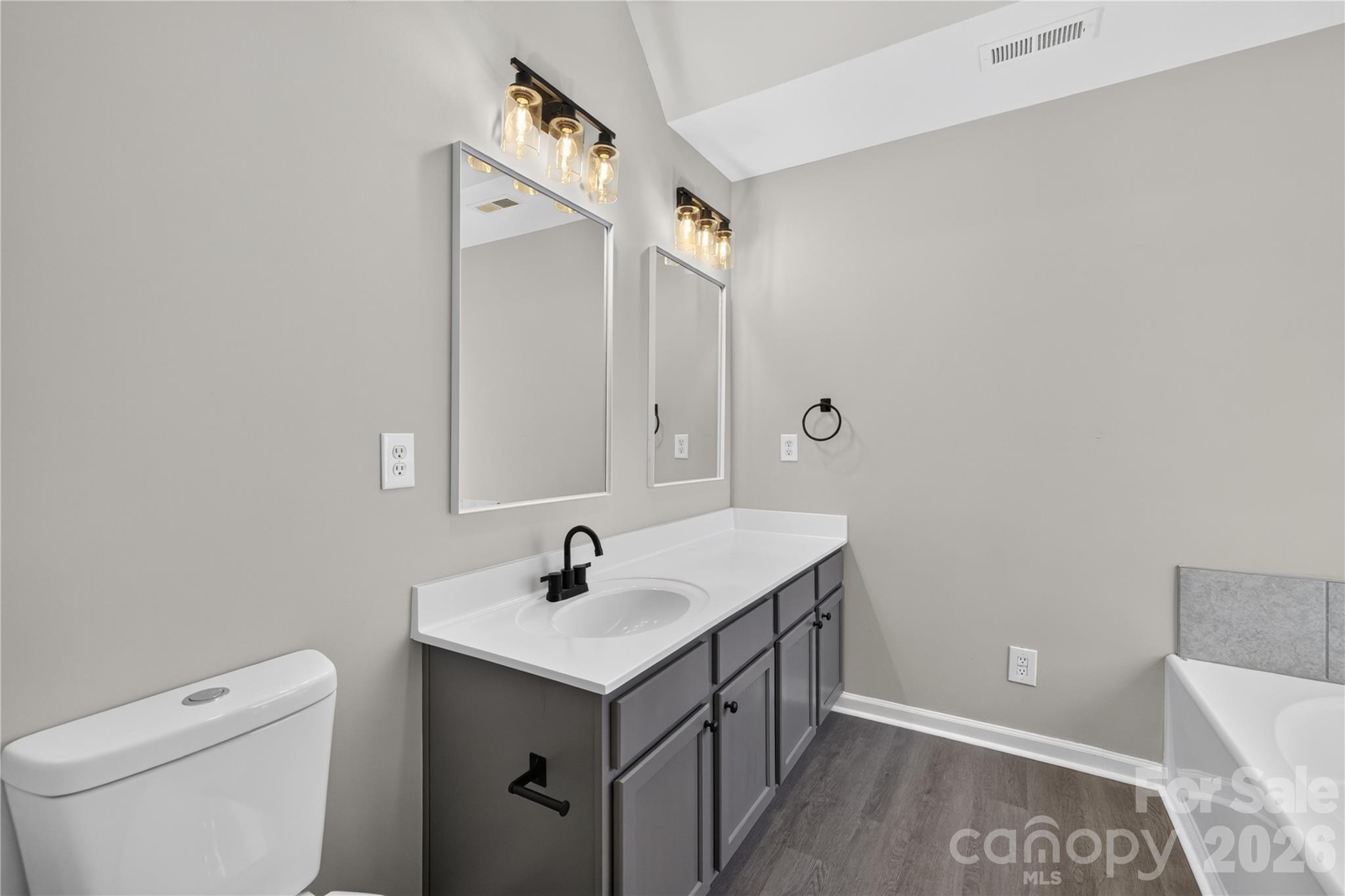 634 Longacre Drive — Charlotte