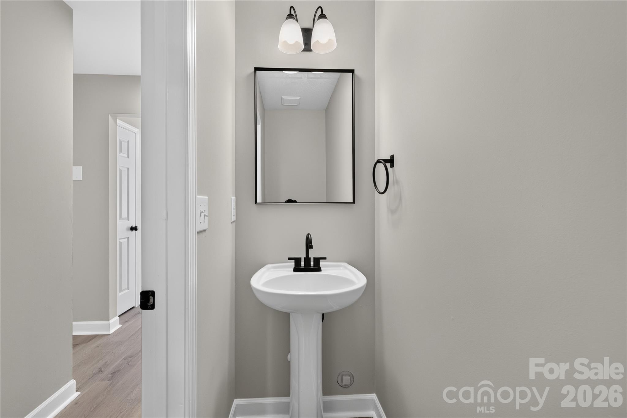 634 Longacre Drive — Charlotte