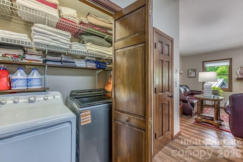 76 Whispering Pine Loop — Newland