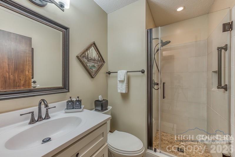 76 Whispering Pine Loop — Newland