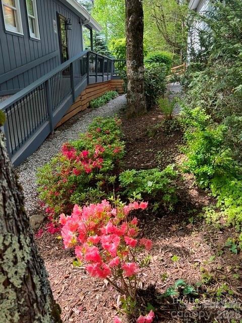 76 Whispering Pine Loop — Newland