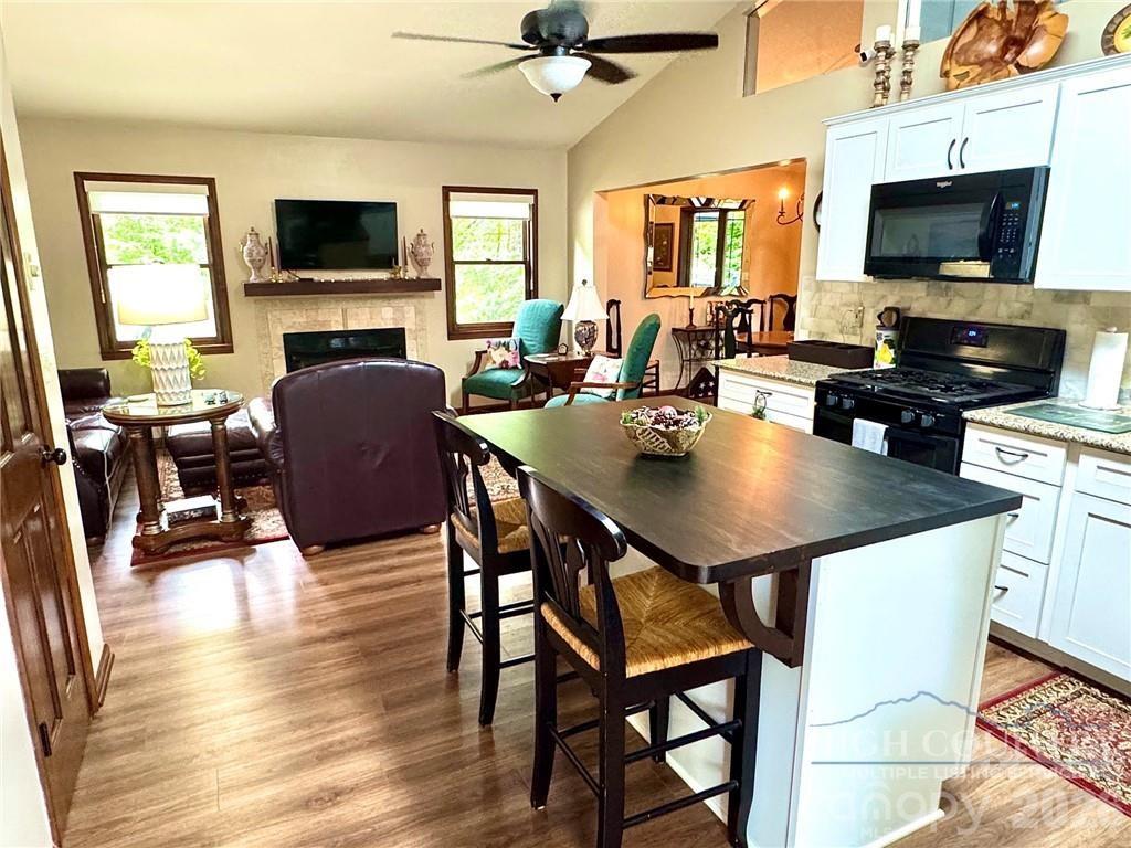 76 Whispering Pine Loop — Newland