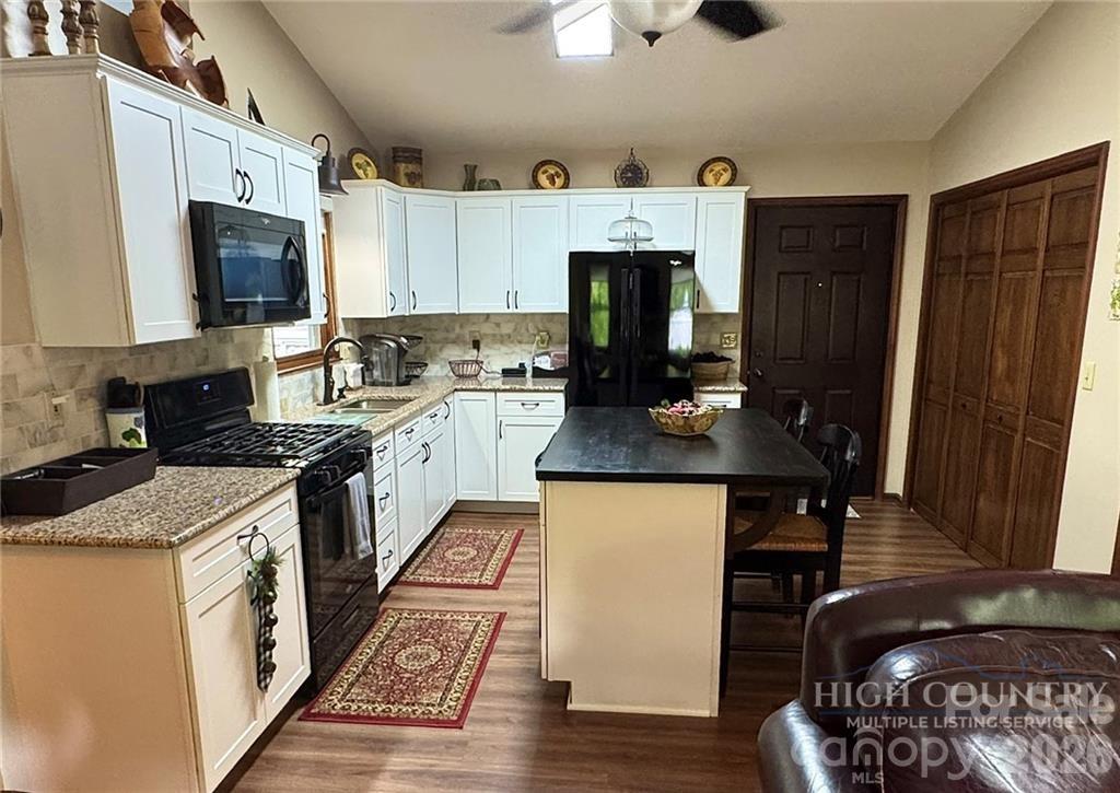 76 Whispering Pine Loop — Newland