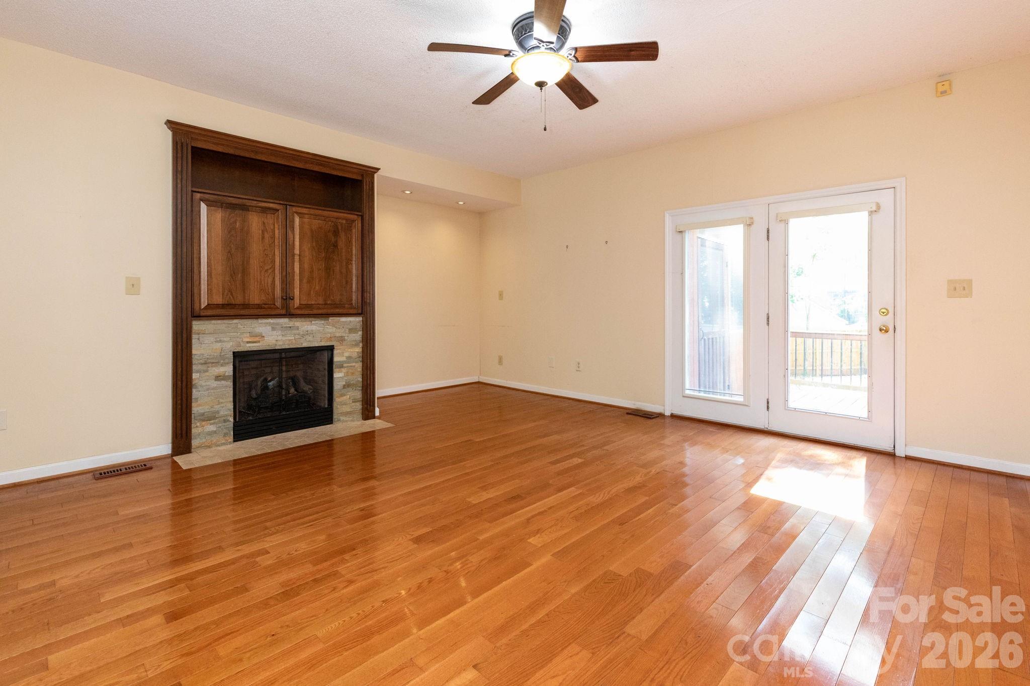 2507 Ashley Court — Belmont