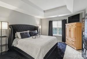 5616 Linda Vista Lane — Charlotte