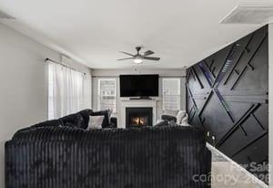 5616 Linda Vista Lane — Charlotte