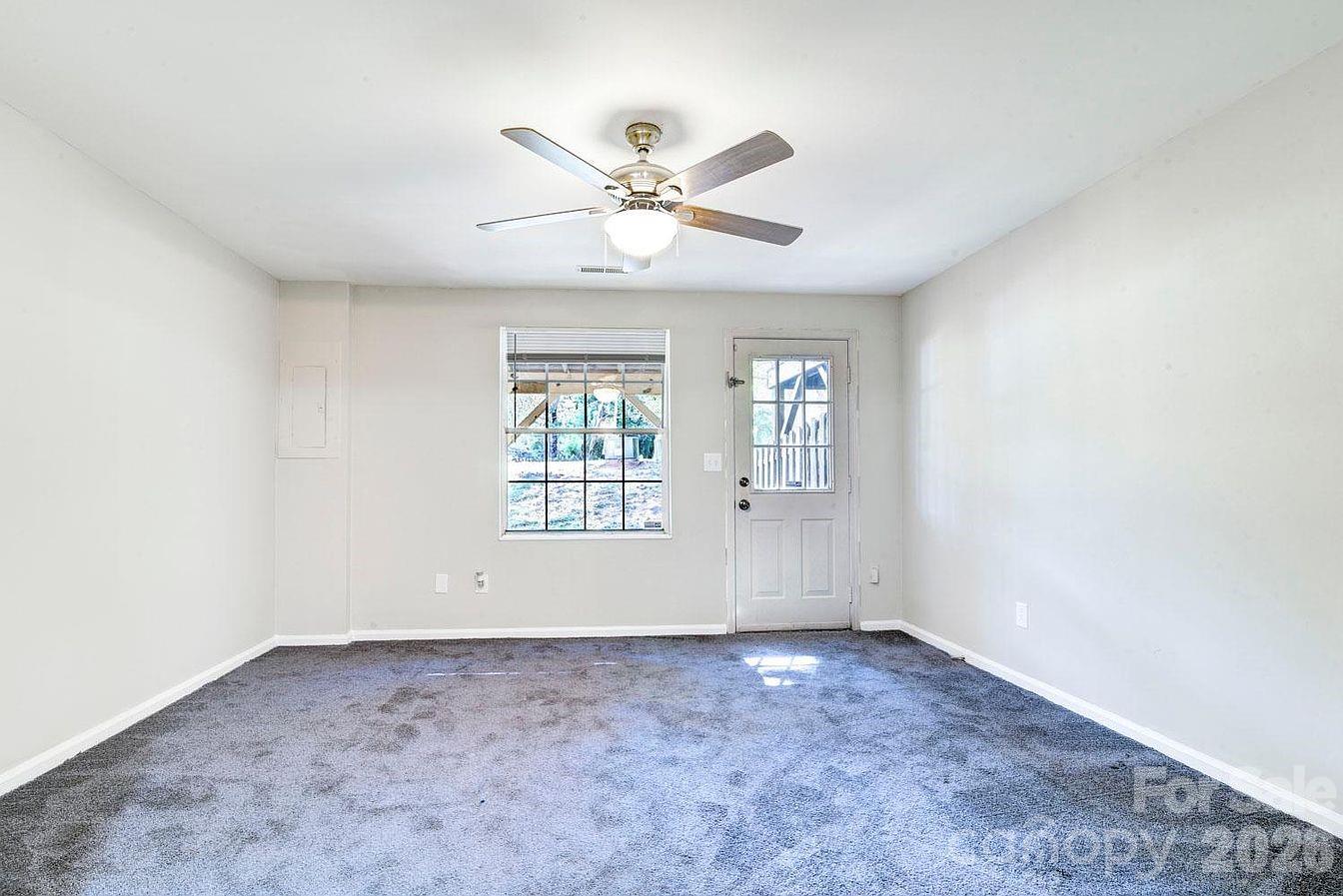 9604 Vinca Circle — Charlotte